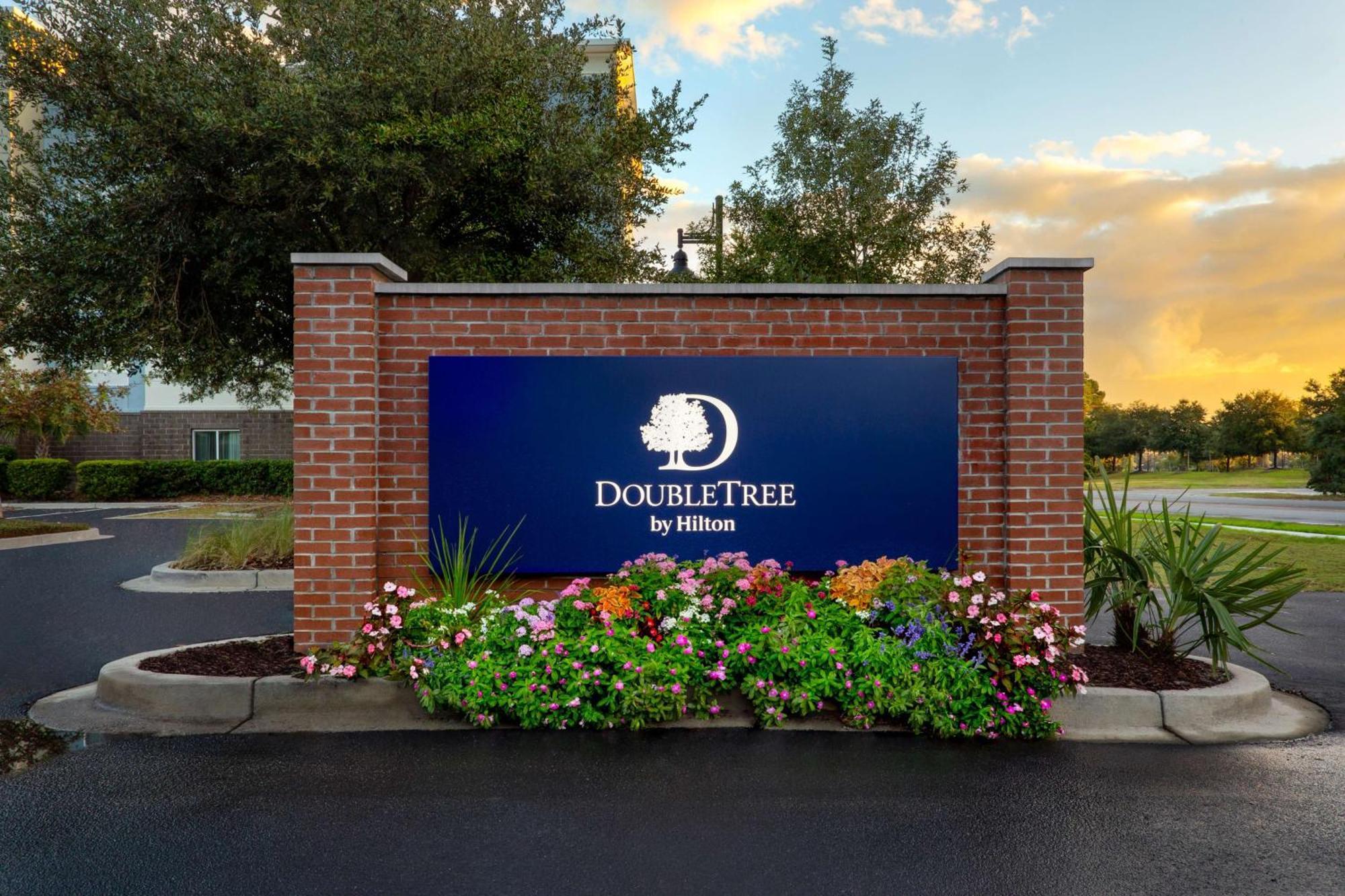 Doubletree By Hilton Charleston Mount Pleasant Hotel Exterior photo